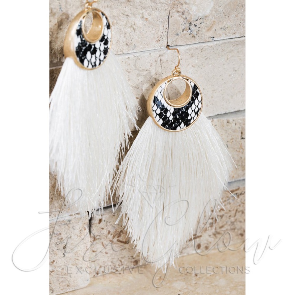 White Tassels With Snake Print Framed in Gold Tone - Picture 2 of 8